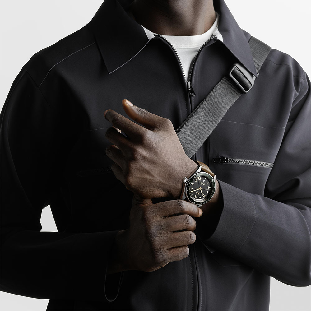 Longines Spirit L3.812.4.63.2 Αυτόματο Ανοξείδωτο ατσάλι Δερμάτινο λουρί καφε χρώματος Ανθρακί χρώμα καντράν Κεραμική στεφάνη