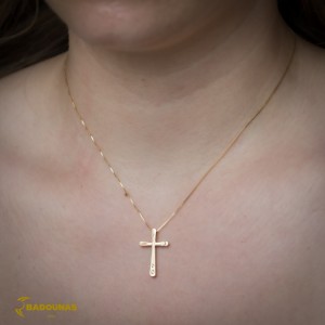 Cross with chain, Yellow gold K18 with Brilliant cut diamonds Code 008532