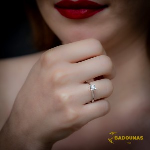 Μονόπετρο δαχτυλίδι Λευκός χρυσός Κ18 με διαμάντι πιστοποίησης GIA Κωδικός 008732