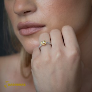 Ring Rosette White and yellow gold K18 with white and yellow color diamonds Code 011103
