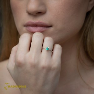 Woman's ring White gold K18 LAB GROWN Emerald Code 011872