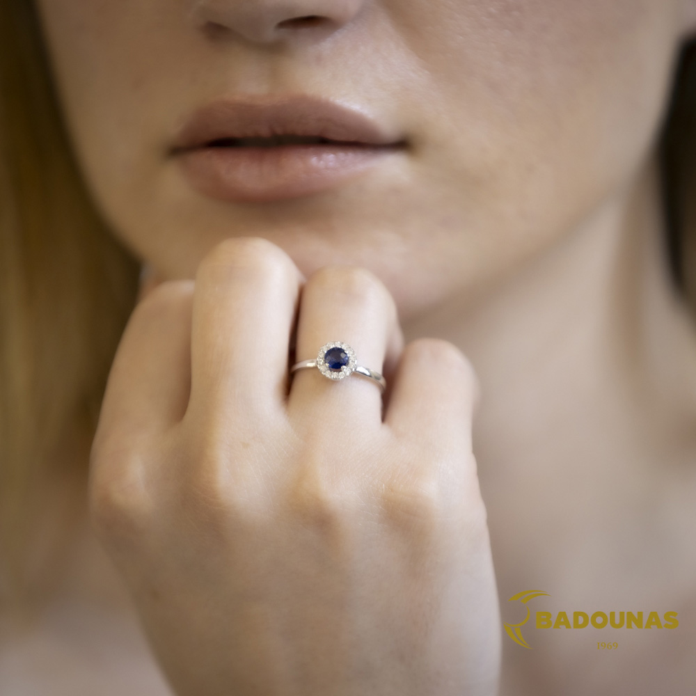 Δαχτυλίδι Ροζέτα Λευκός χρυσός Κ18 με Διαμάντια και Ζαφείρι Κωδικός 013206